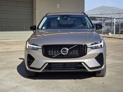 Used 2025 Volvo XC60 T8 Plus w/ Protection Package Premier image 6