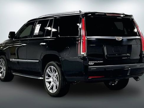 Used 2016 Cadillac Escalade Luxury image 6