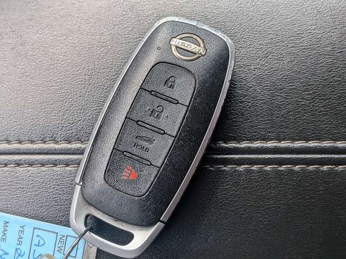 Used 2024 Nissan Sentra SV FWD image 30