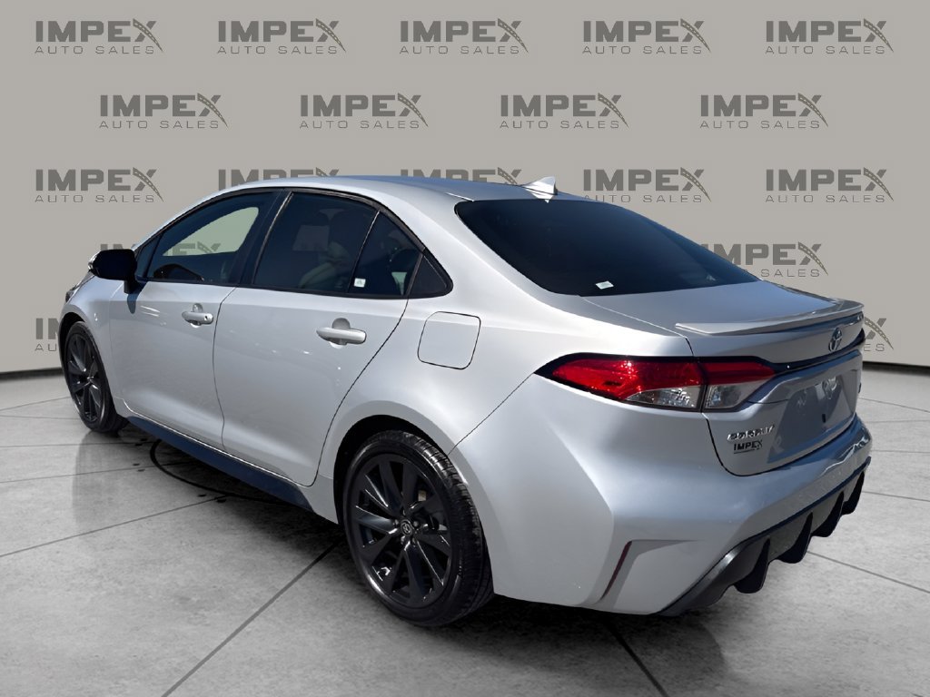 Used 2023 Toyota Corolla SE FWD image 3
