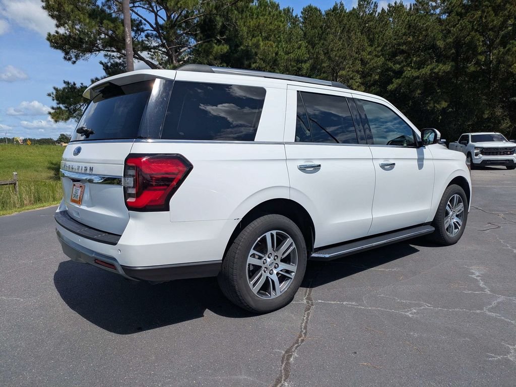 Used 2022 Ford Expedition Limited RWD image 4