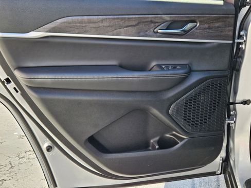 New 2025 Jeep Grand Cherokee L Limited image 21