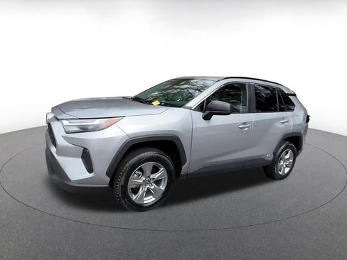 Used 2025 Toyota RAV4 LE AWD/4WD image 7