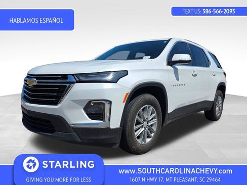 Certified 2023 Chevrolet Traverse LT FWD image 1