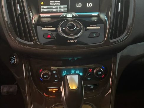 Used 2015 Ford Escape Titanium FWD image 11