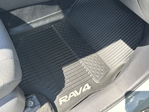 Used 2019 Toyota RAV4 XLE w/ Convenience Package AWD/4WD image 38