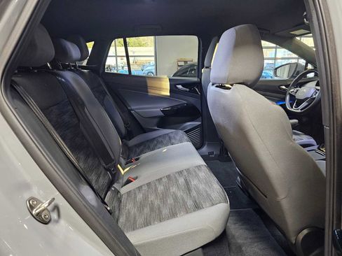 Used 2022 Volkswagen ID.4 Pro image 12