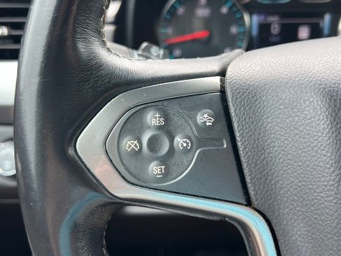 Used 2019 Chevrolet Suburban LT image 17