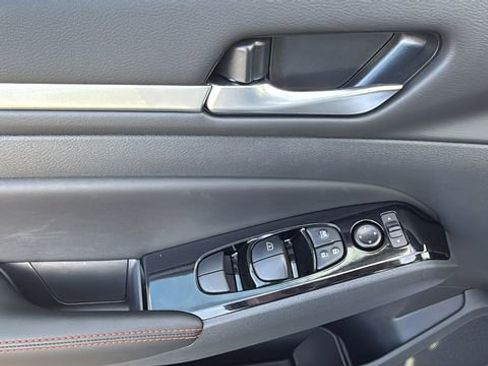 New 2025 Nissan Altima 2.5 SR image 20