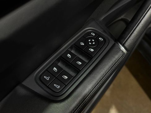 Used 2022 Porsche Cayenne Coupe AWD/4WD image 38