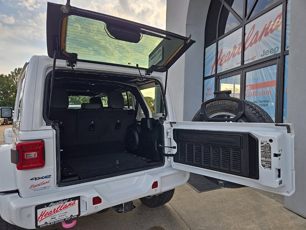 Used 2024 Jeep Wrangler High Altitude AWD/4WD image 32