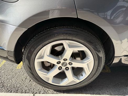 Used 2018 Land Rover Range Rover Sport HSE image 37