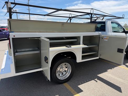 Used 2023 RAM 4500 Tradesman RWD image 12