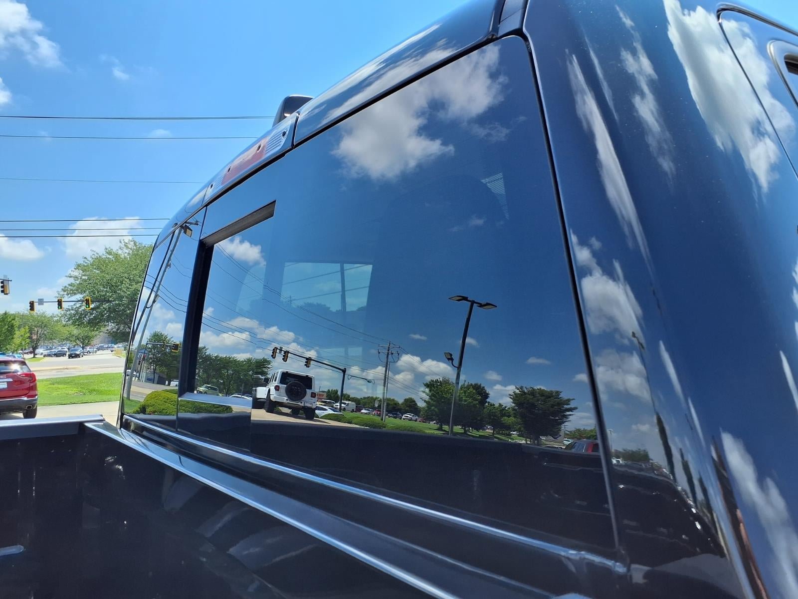 Used 2025 RAM 1500 Laramie AWD/4WD image 37