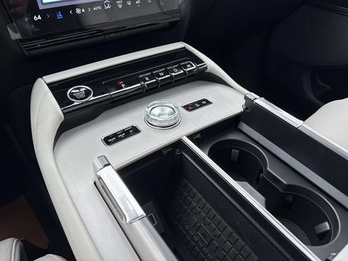New 2026 Lincoln Navigator L Reserve AWD/4WD image 28