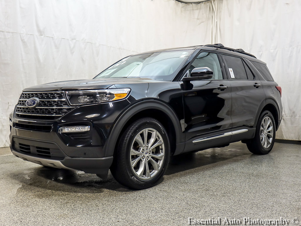 Used 2024 Ford Explorer XLT w/ Equipment Group 202A AWD/4WD image 2