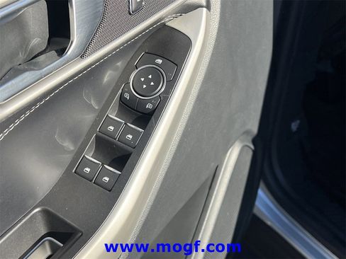 Used 2021 Ford Explorer XLT w/ Equipment Group 202A image 18