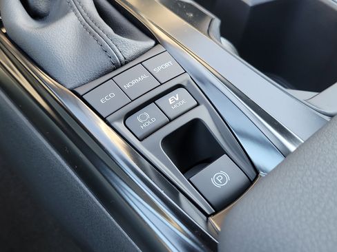 Used 2026 Toyota Camry SE image 30