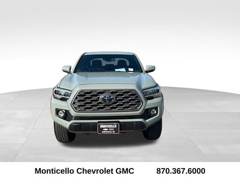 Used 2022 Toyota Tacoma TRD Off-Road image 8