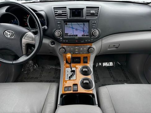 Used 2010 Toyota Highlander Limited image 2