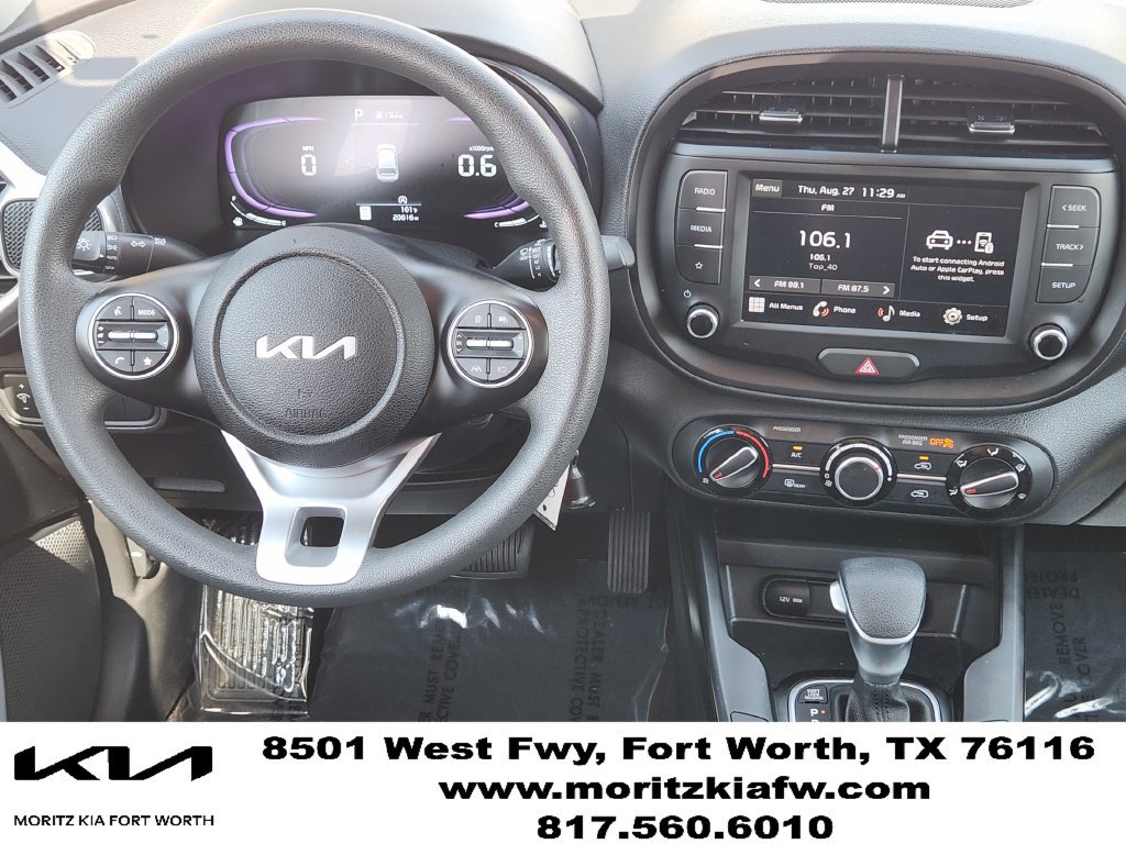 Used 2025 Kia Soul LX w/ LX Technology Package FWD image 11