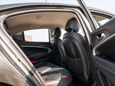 Used 2022 Genesis G70 2.0T image 15