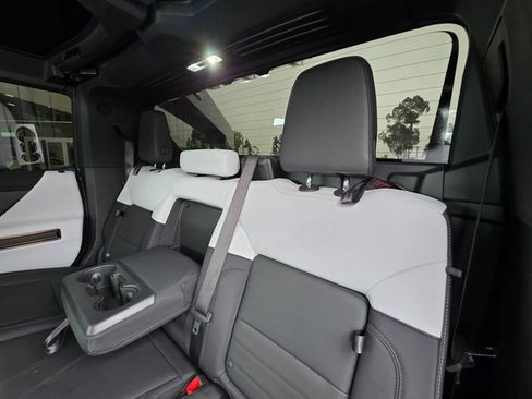Used 2025 GMC Hummer EV 2X image 21