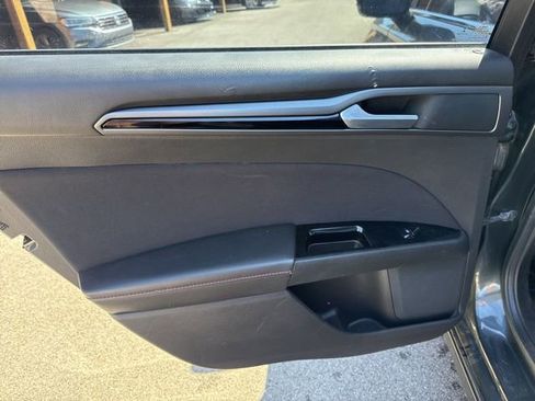 Used 2015 Ford Fusion SE w/ Equipment Group 201A image 16