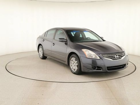 Used 2010 Nissan Altima 2.5 S FWD image 10