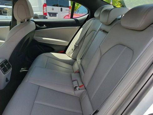Used 2023 Genesis G70 2.0T RWD image 19