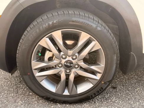 Certified 2023 Kia Seltos S w/ Navigation Package FWD image 10