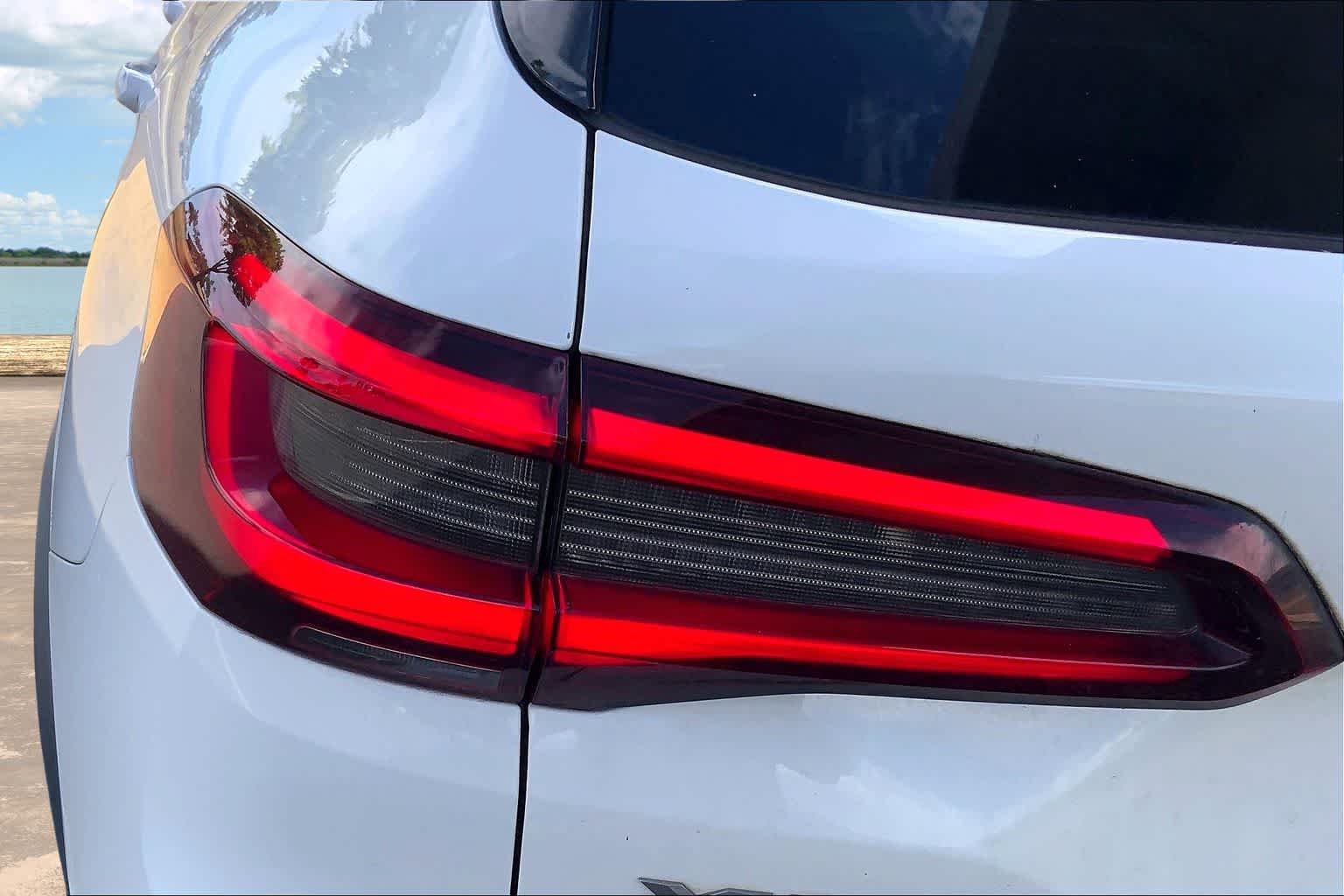 Used 2022 BMW X5 sDrive40i w/ Premium Package RWD image 32