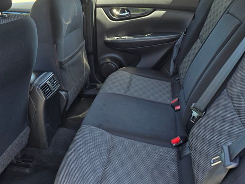 Used 2020 Nissan Rogue Sport SV FWD image 7