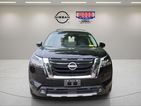 Used 2023 Nissan Pathfinder Platinum AWD/4WD image 12