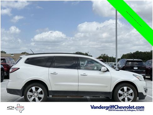 Used 2015 Chevrolet Traverse LTZ FWD image 3