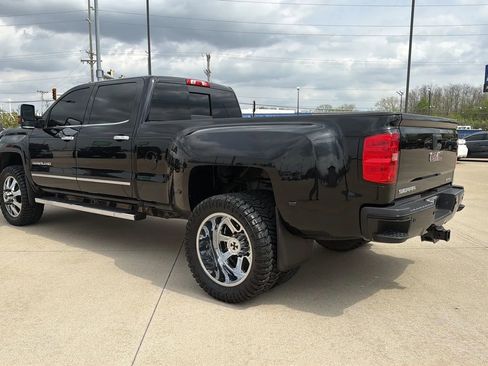 Used 2015 GMC Sierra 3500 Denali w/ Duramax Plus Package image 17