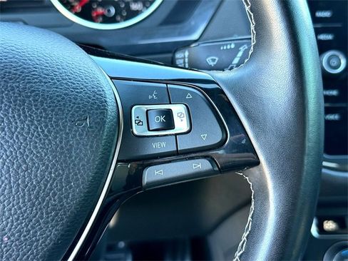 Certified 2020 Volkswagen Tiguan SE image 15