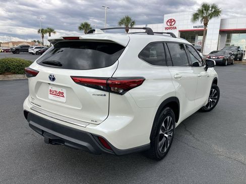 Certified 2020 Toyota Highlander XLE FWD image 5