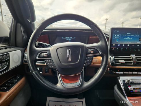 Used 2023 Lincoln Navigator Reserve image 39