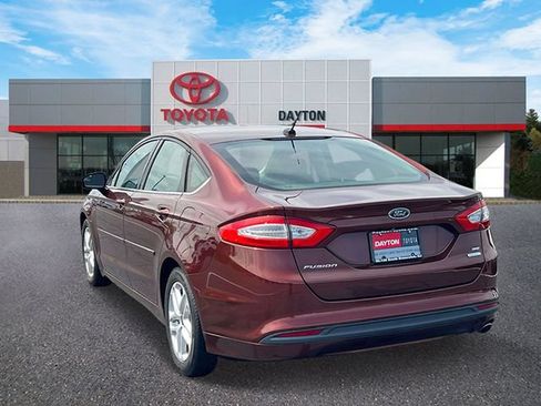 Used 2015 Ford Fusion SE FWD image 4