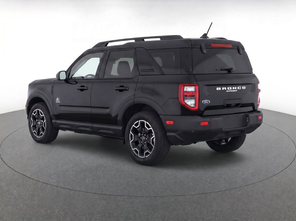 Used 2025 Ford Bronco Sport Outer Banks w/ Outer Banks Tech Package+ AWD/4WD image 3