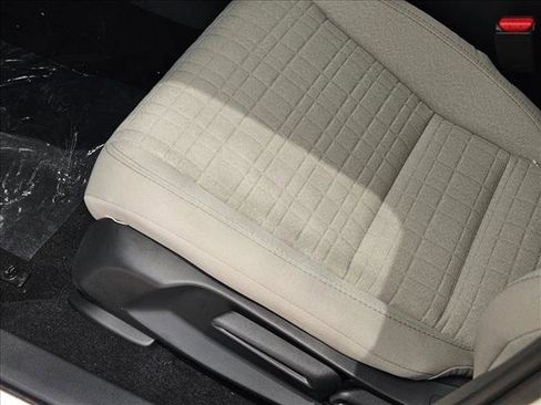 New 2026 Honda HR-V LX image 4