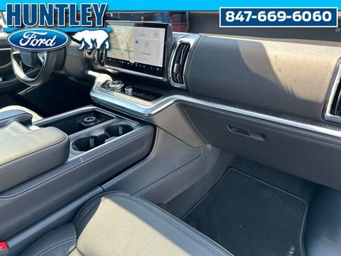 Used 2025 Ford Expedition Max Platinum w/ Stealth Appearance Package image 10