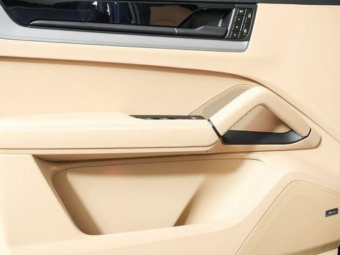 New 2026 Porsche Cayenne Coupe image 6