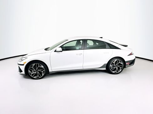 Used 2024 Hyundai Ioniq 6 SEL RWD image 4