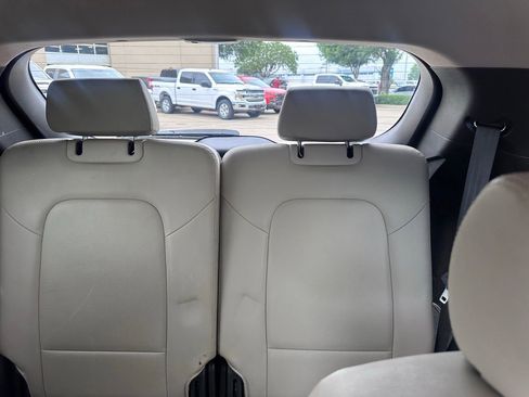 Used 2015 Hyundai Santa Fe Limited FWD image 17