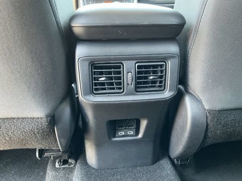 Used 2025 Toyota RAV4 XLE FWD image 17