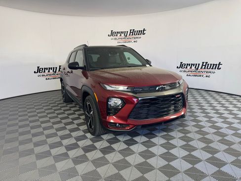 Used 2023 Chevrolet TrailBlazer RS w/ Sun and Liftgate Package image 8