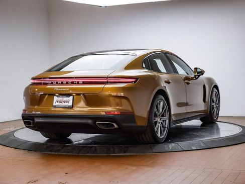 Used 2025 Porsche Panamera image 7