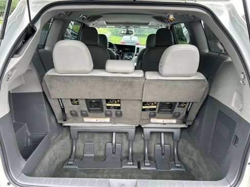 Used 2017 Toyota Sienna XLE Premium image 21